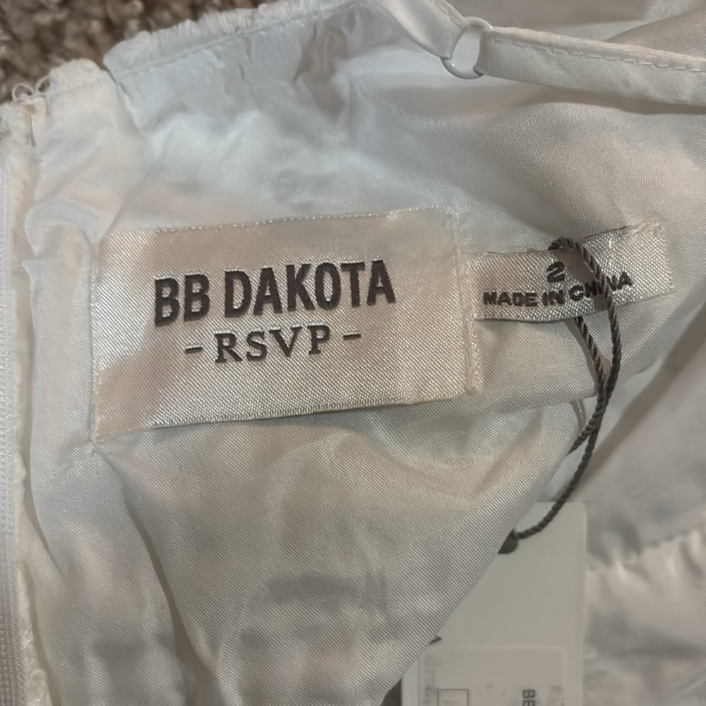BB Dakota dress. White lace. Size 2. - Picture 5 of 6